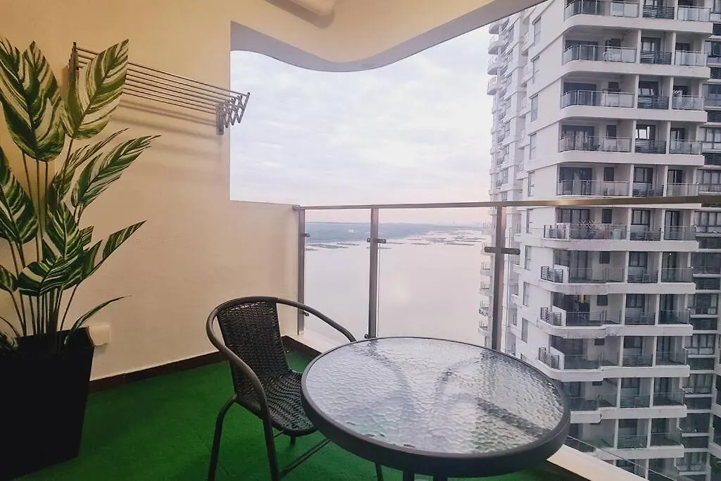 Appartamento New!4-6Pax Seaview Royal Strand Condo Jb City Town Johor Bahru